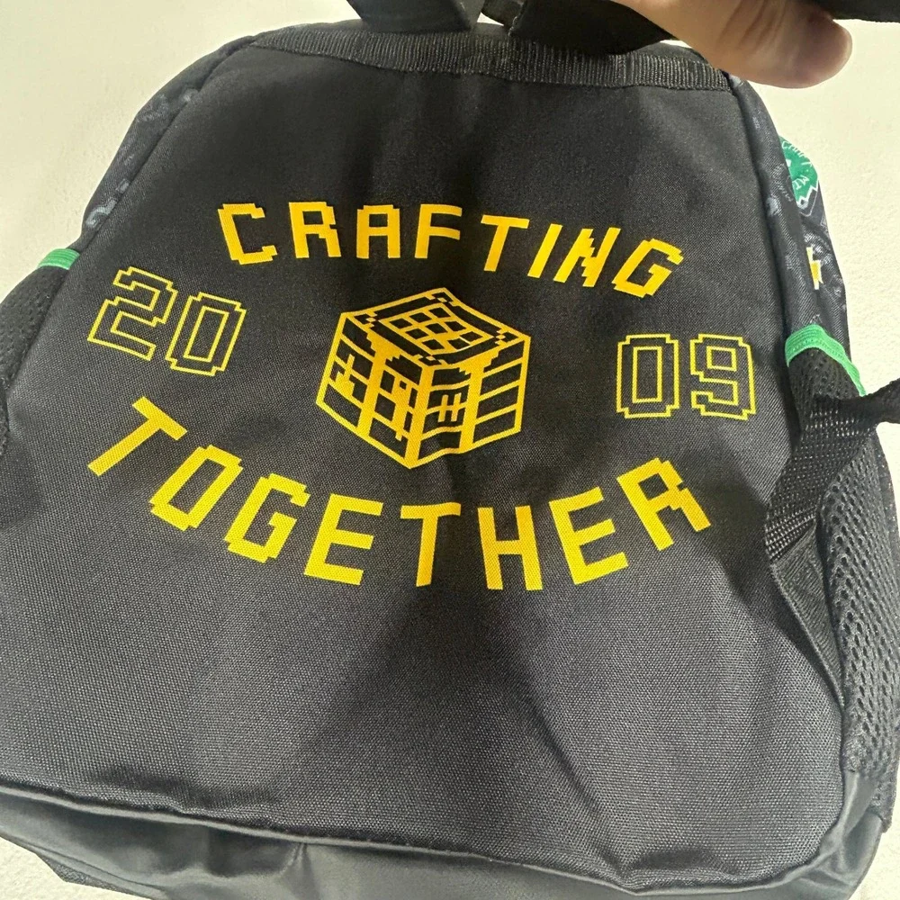 Minecraft Creeper Varsity 17 Inch Backpack Green Black Padded Laptop Sleeve NWT